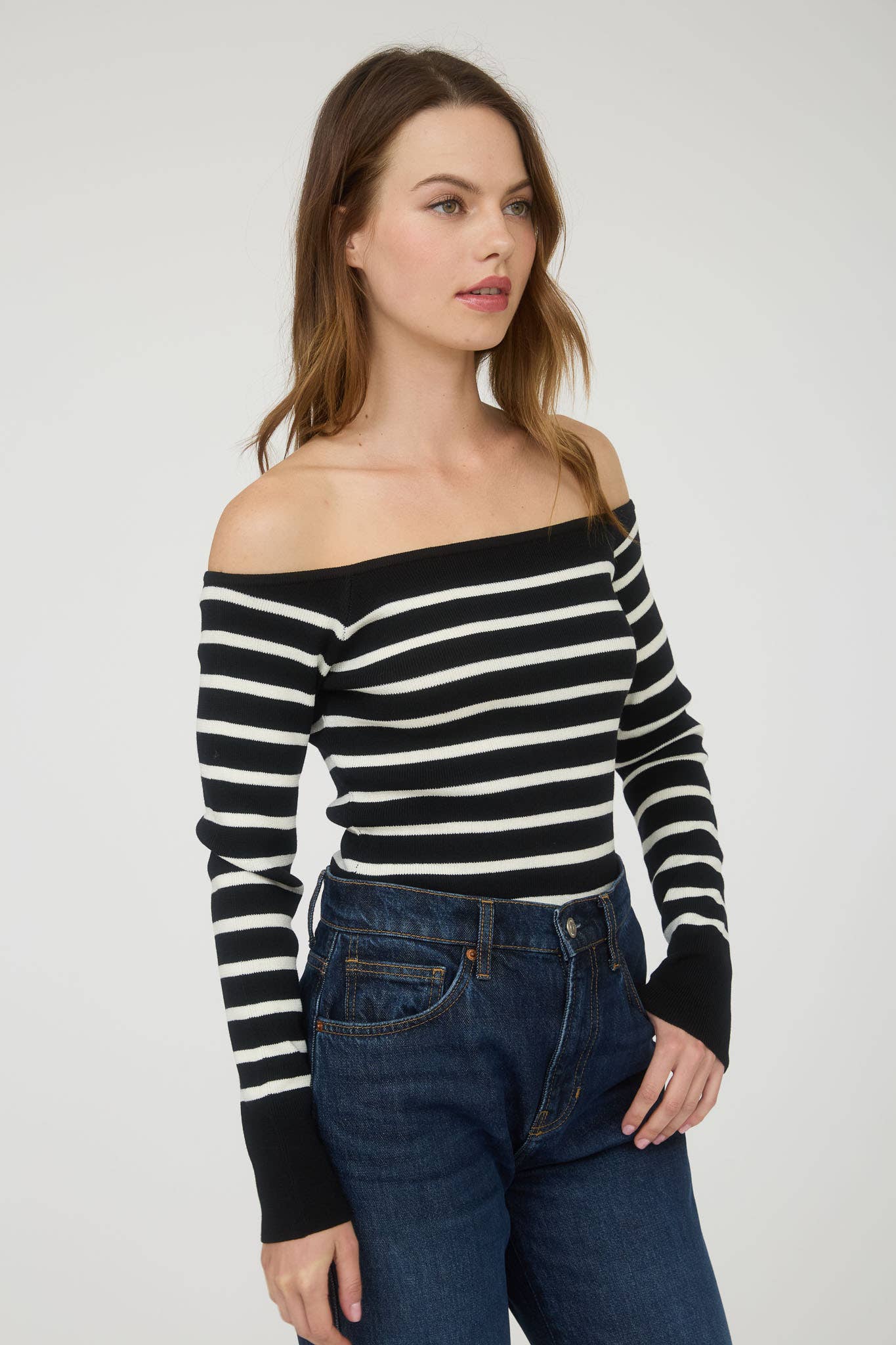 STRIPE OFF THE SHOULDER LONG SLEEVE KNIT SWEATER: NAVY