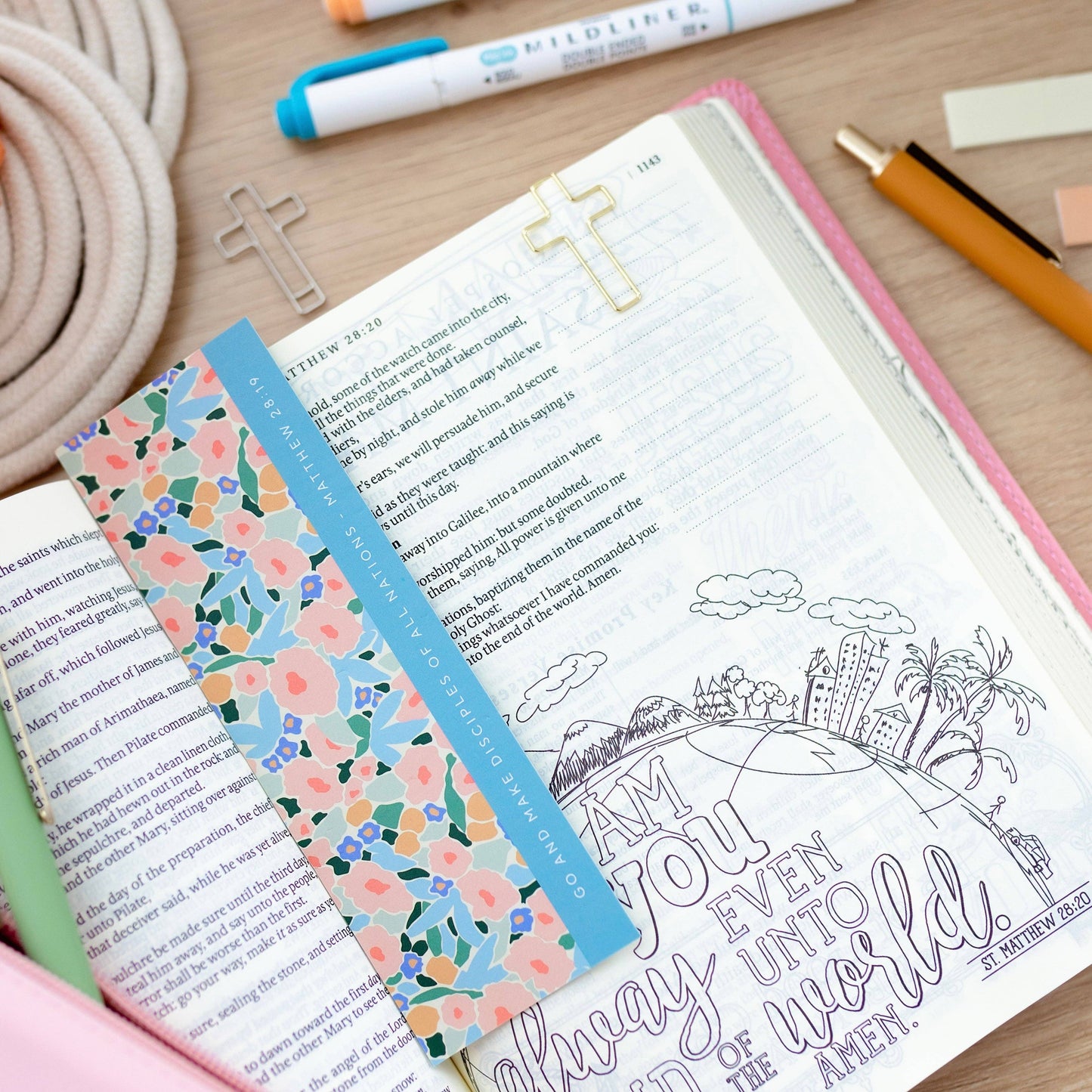 Bookmark + Cross Paper Clips: Bookmark + Cross Paper Clips