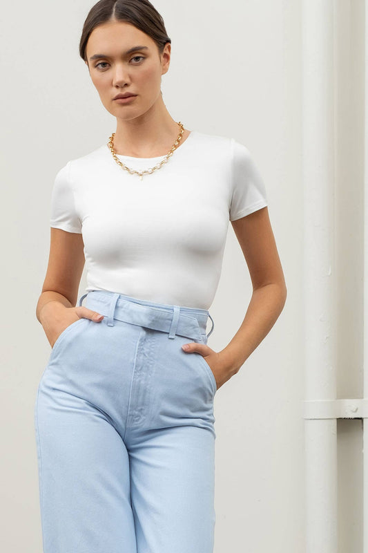 REVERSIBLE ROUND NECK SHORT SLEEVE CROP TOP: WHITE