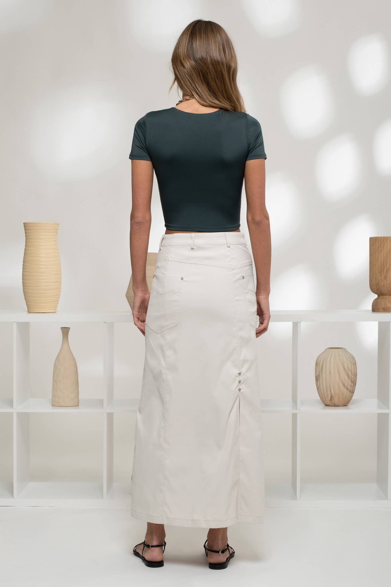 REVERSIBLE ROUND NECK SHORT SLEEVE CROP TOP: WHITE