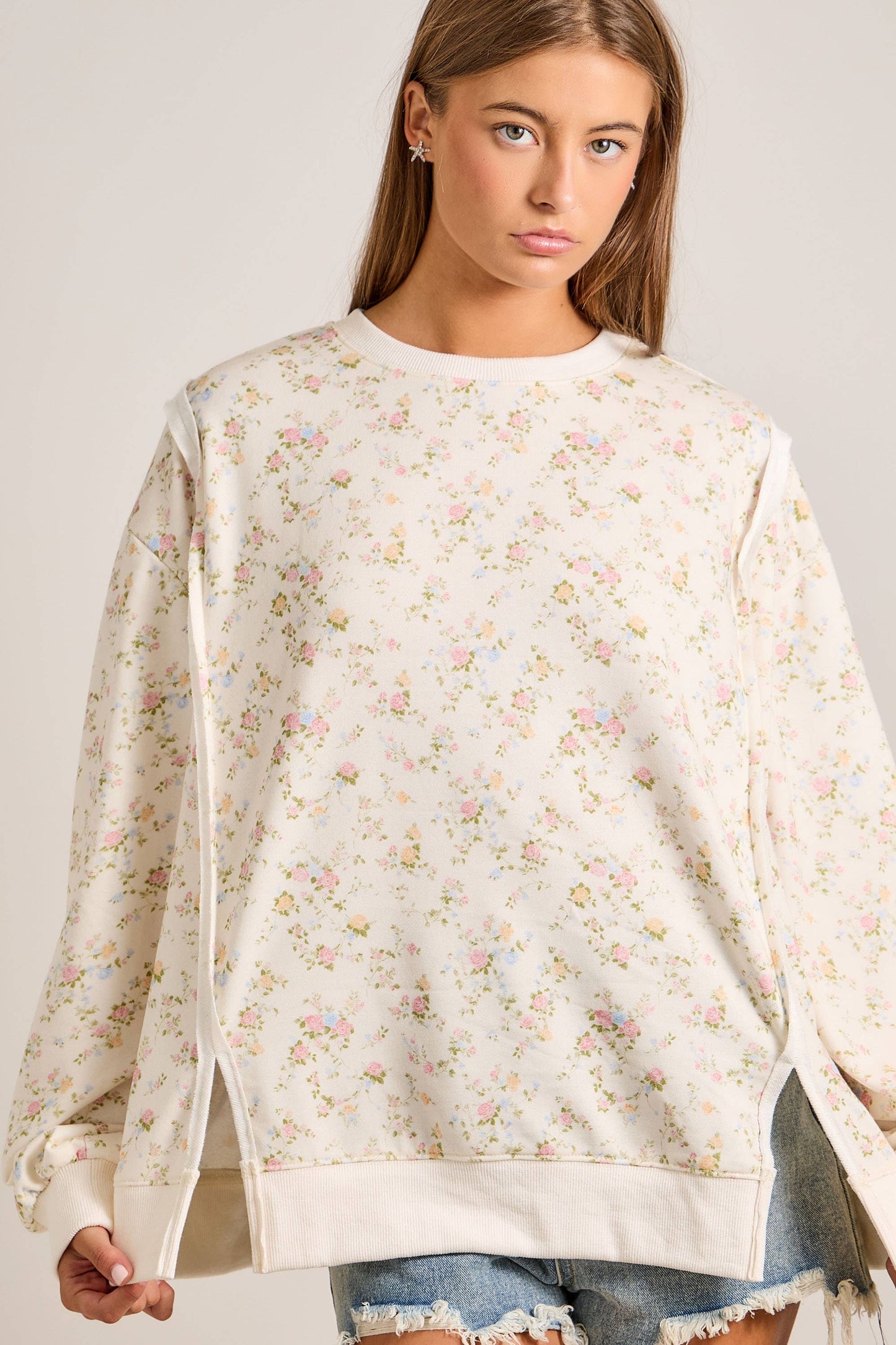 Ivory Floral Print Sweatshirt with Relaxed Fit: IVORY