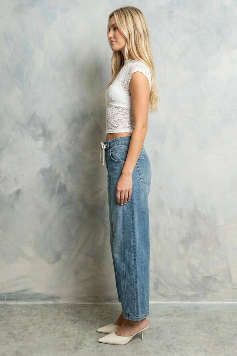 HIGH RISE RELAXED BARREL JEANS: MEDIUM WASH