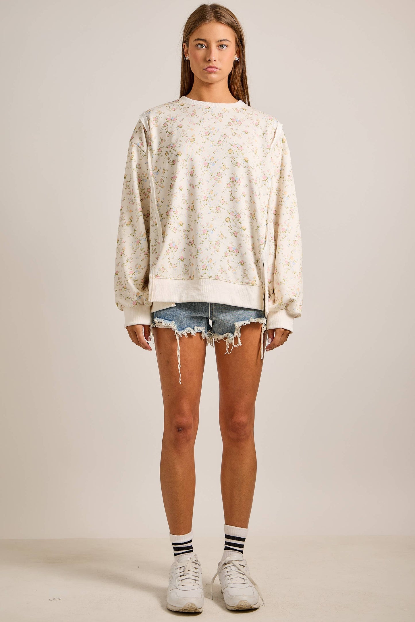 Ivory Floral Print Sweatshirt with Relaxed Fit: IVORY