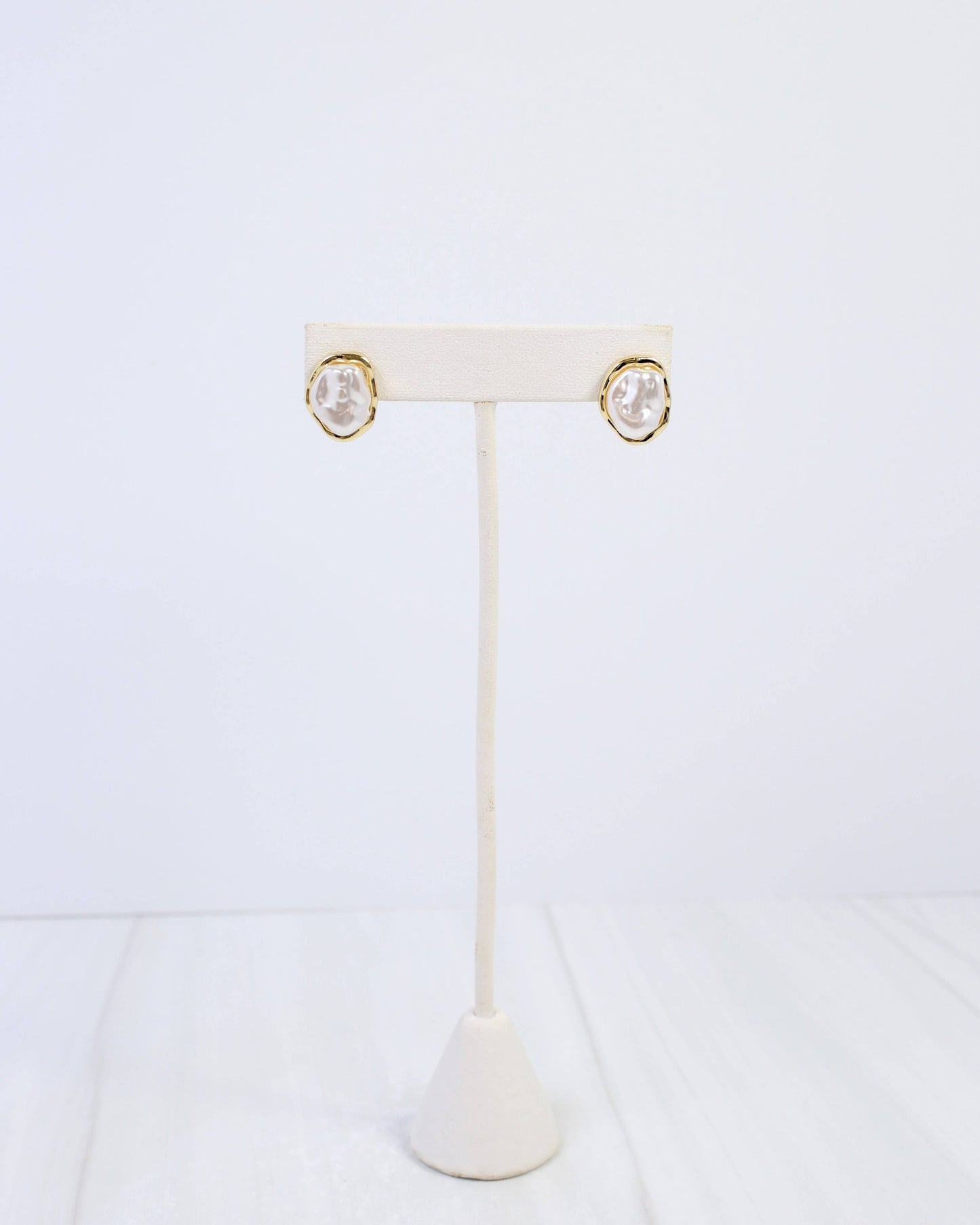 East Aurora Pearl Stud Earring Cream: pre Order est 6/12