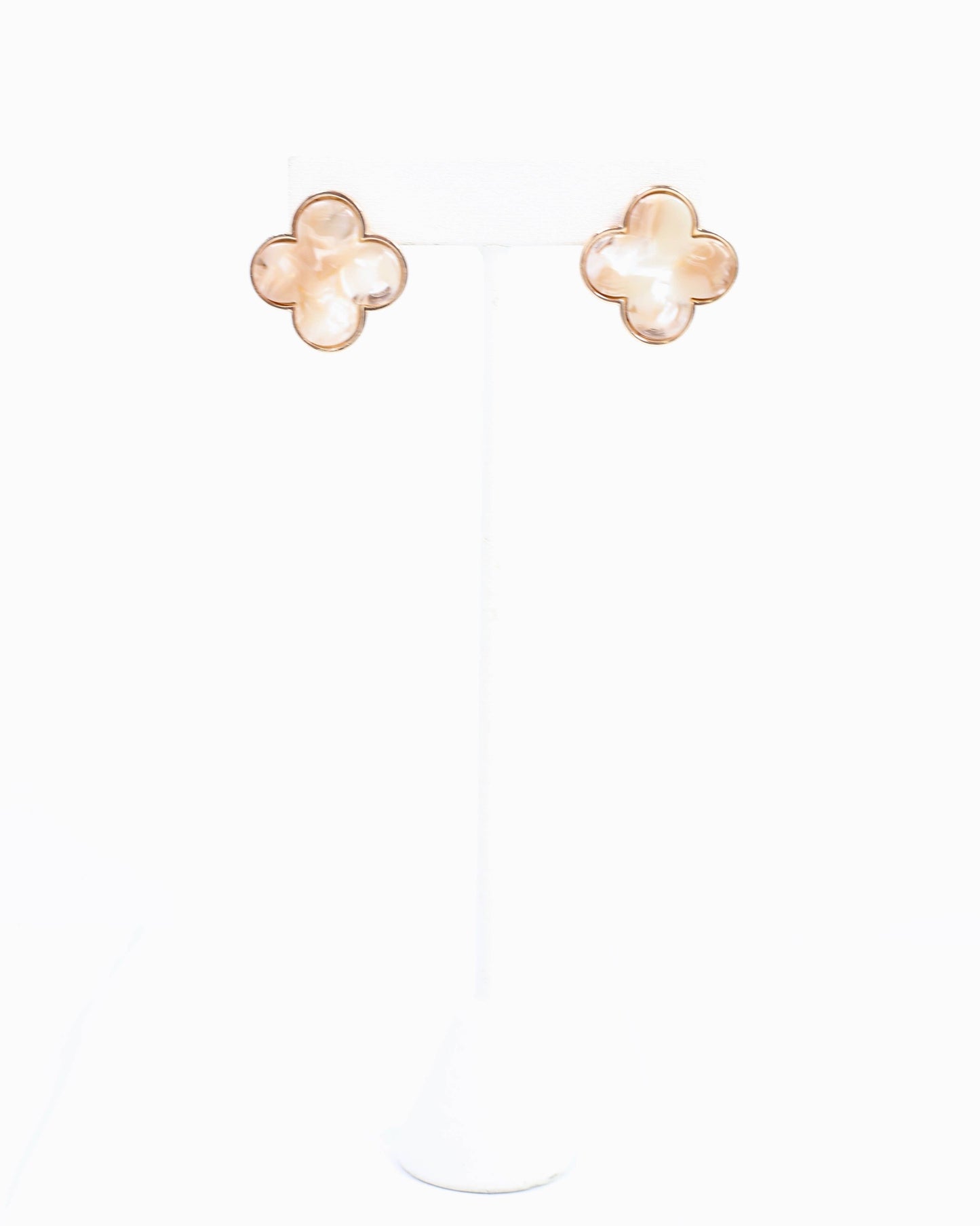 Mazie Clover Stud Earring Natural: Default