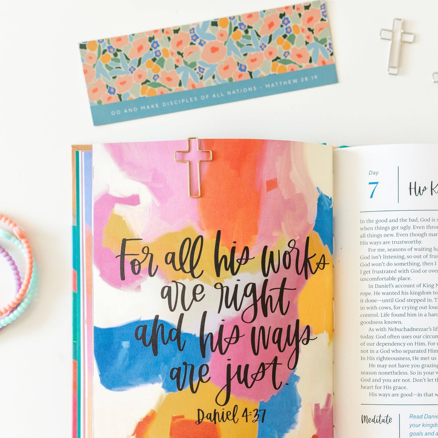 Bookmark + Cross Paper Clips: Bookmark + Cross Paper Clips