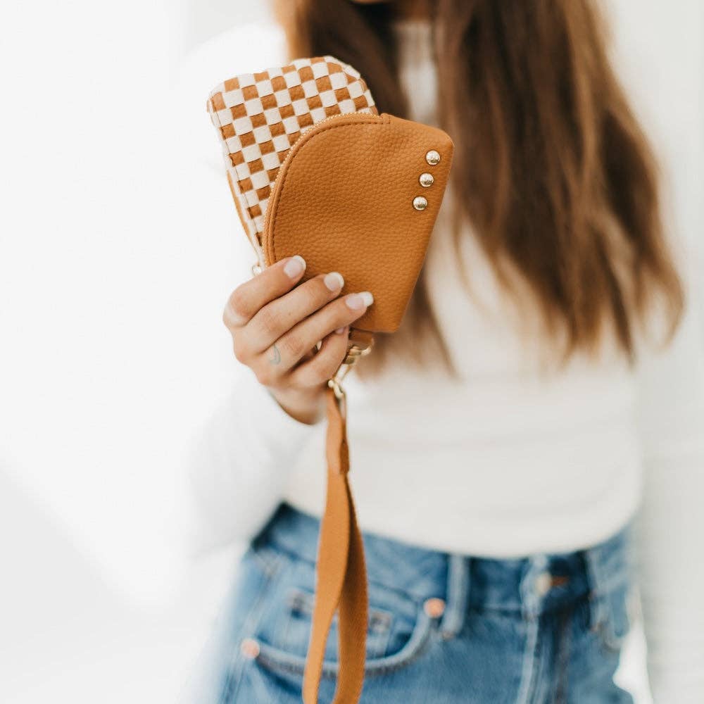 Wonderlust Woven Dual Pouch Wristlet: Tan Checkered